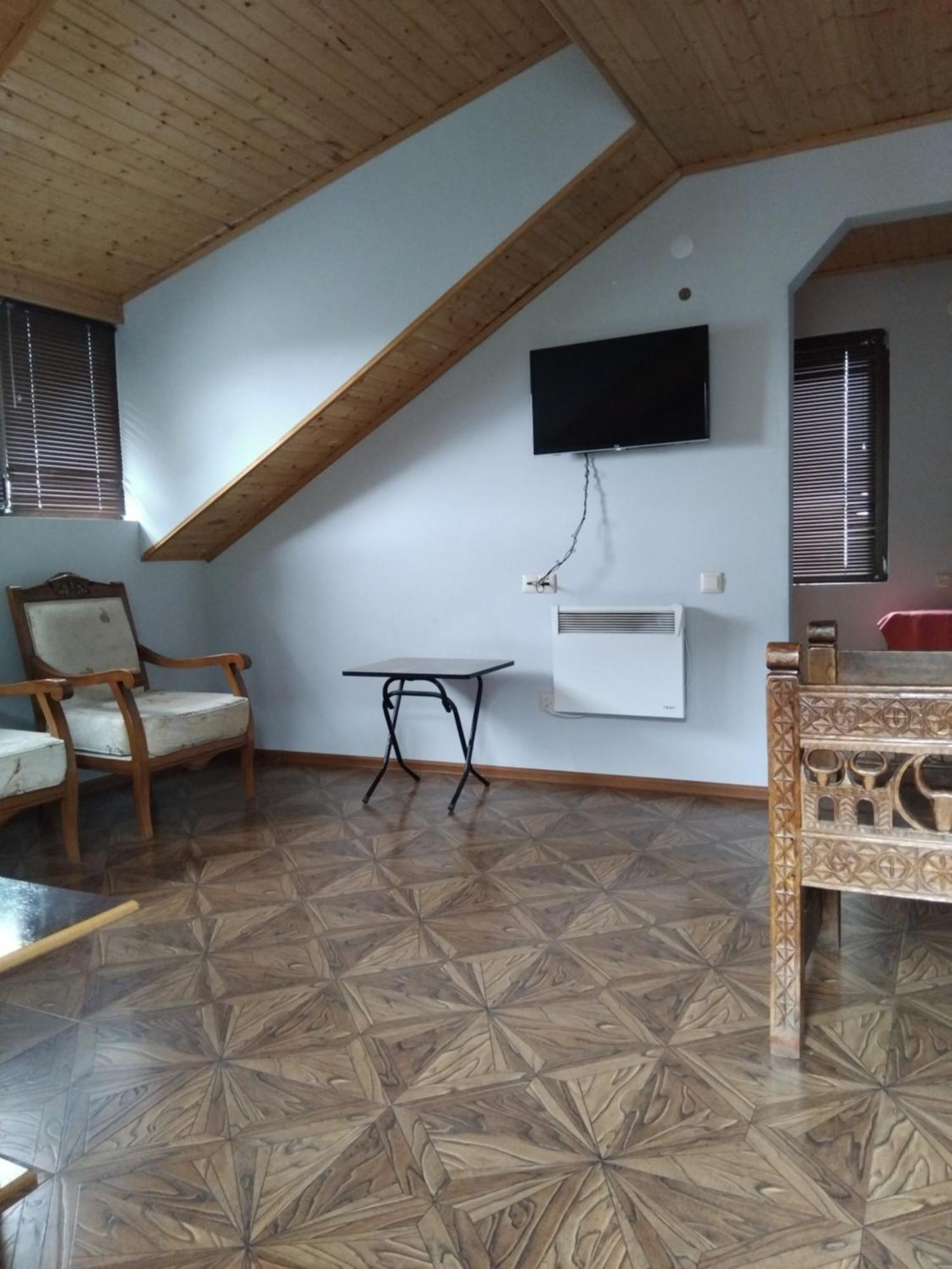 New Seti Guest House Местія Екстер'єр фото