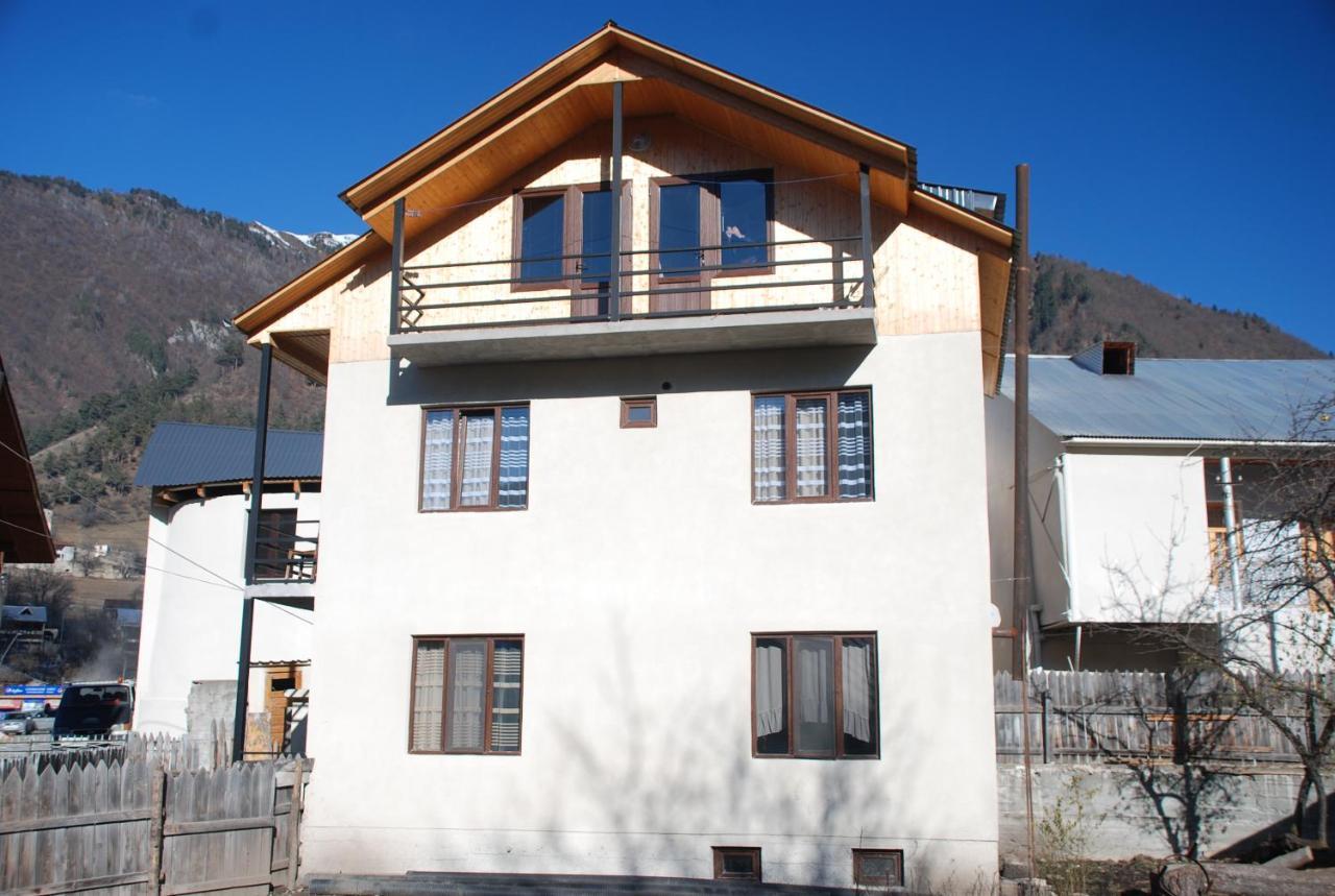 New Seti Guest House Местія Екстер'єр фото